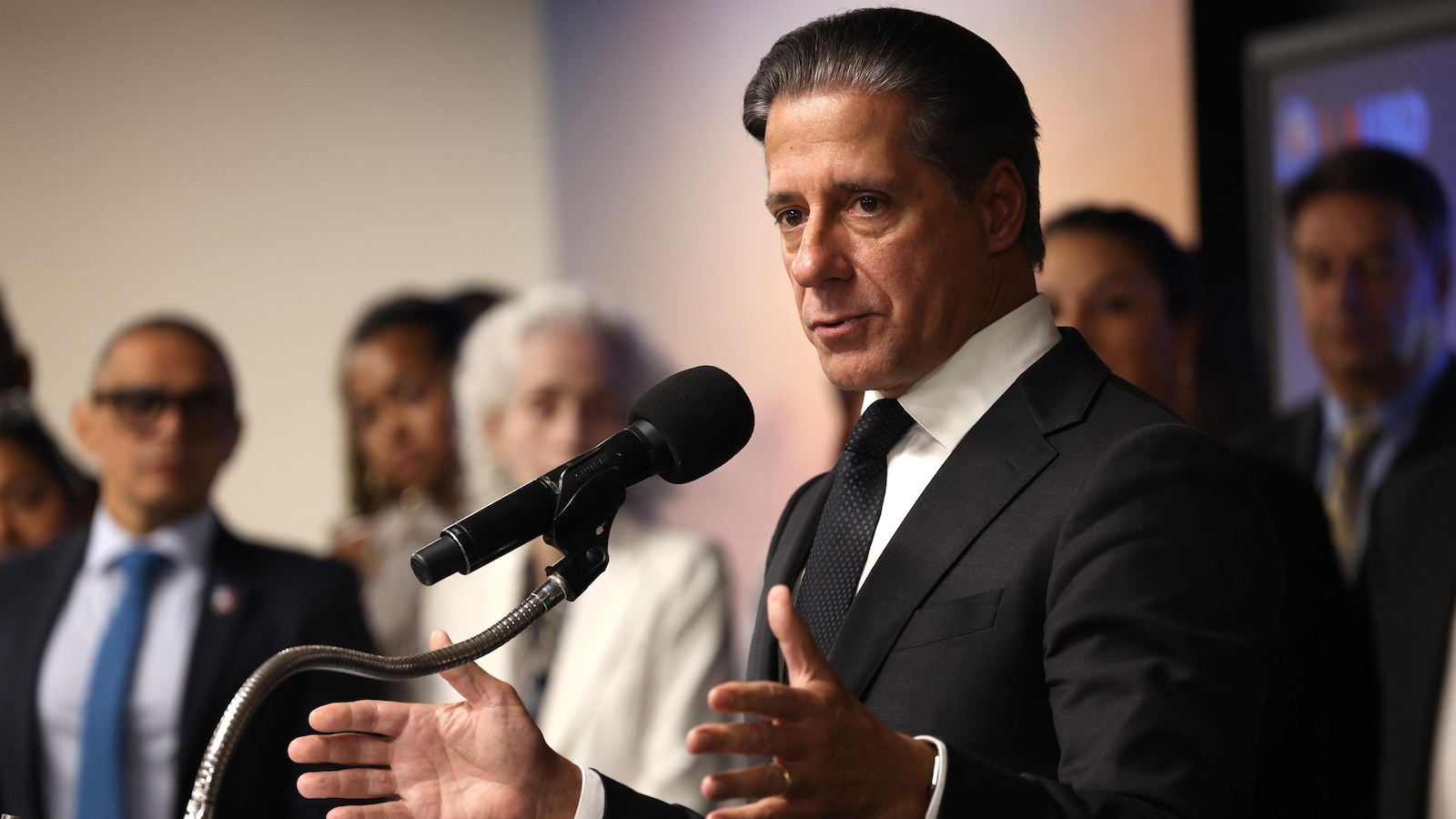 Alberto Carvalho Resigns as Los Angeles Unified School District Superintendent