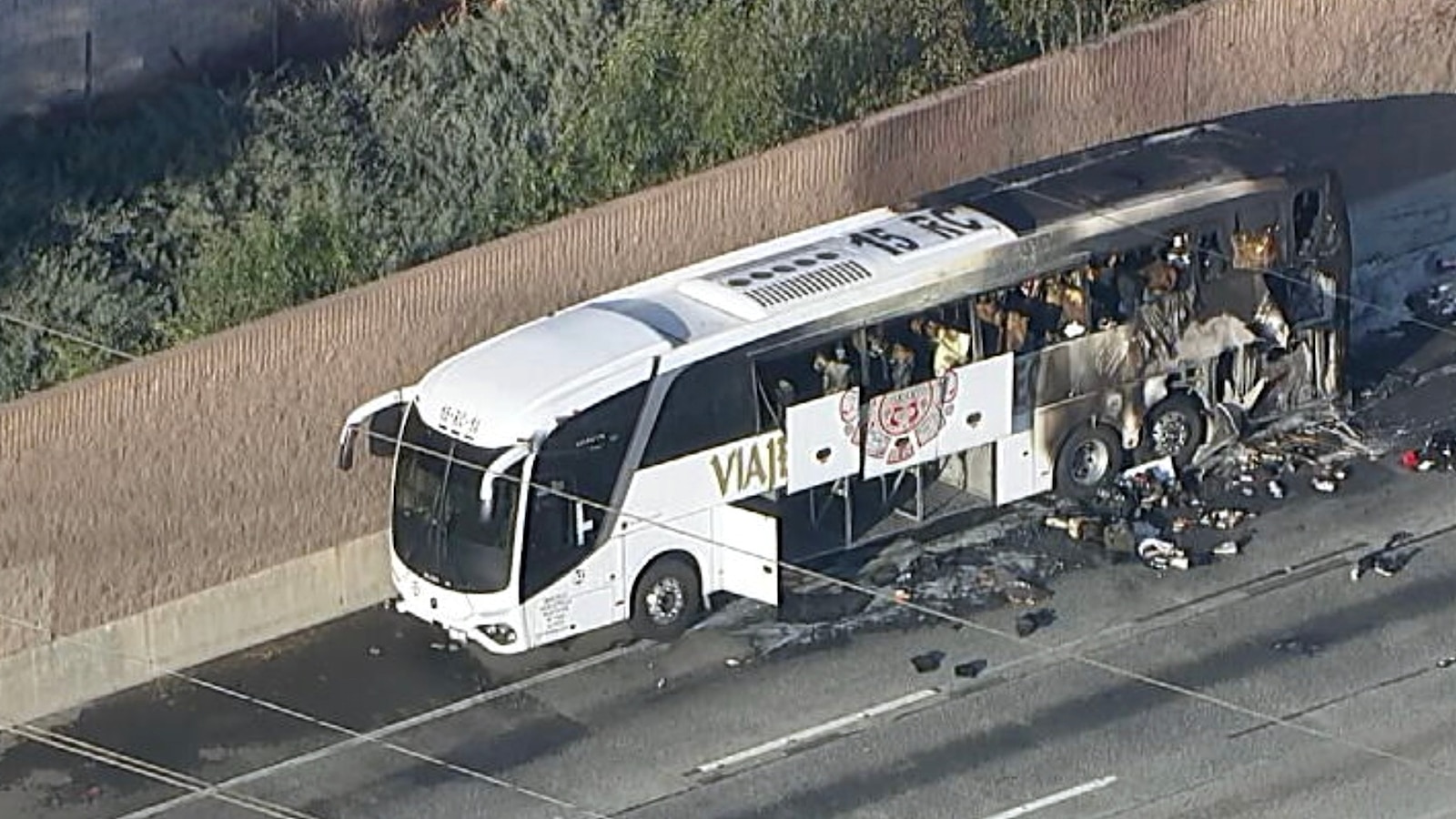 A fire erupted on a tour bus that was traveling on a highway in Southern California, leaving one passenger dead, authorities said. <https://t.co/aRNZlzZzFd>
 [↧