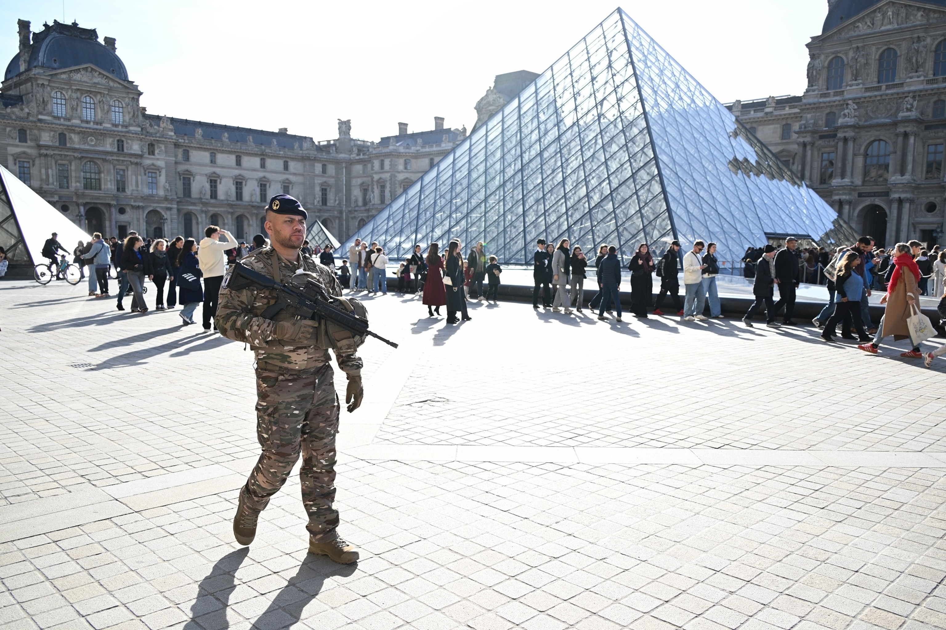 PHOTO: A soldier patrols in courtyard of the Louvre museum, Thursday, Oct. 30, 2025 in Paris.