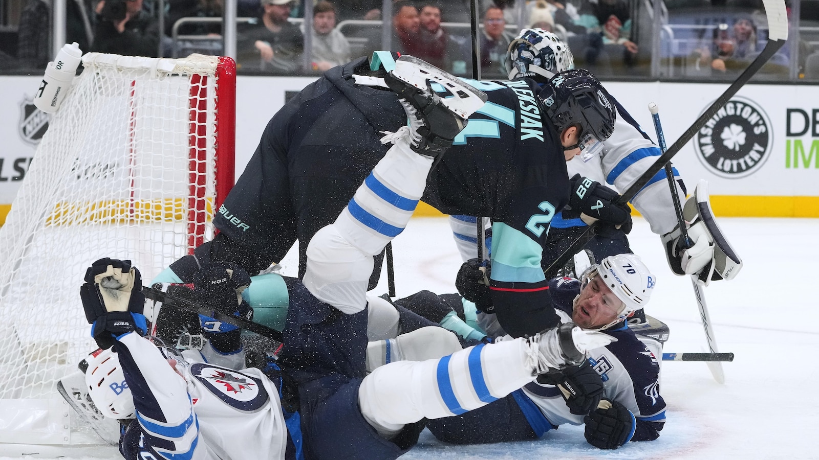 Eberle scores twice in the 3rd period in the Kraken's 5-3 victory over the Jets