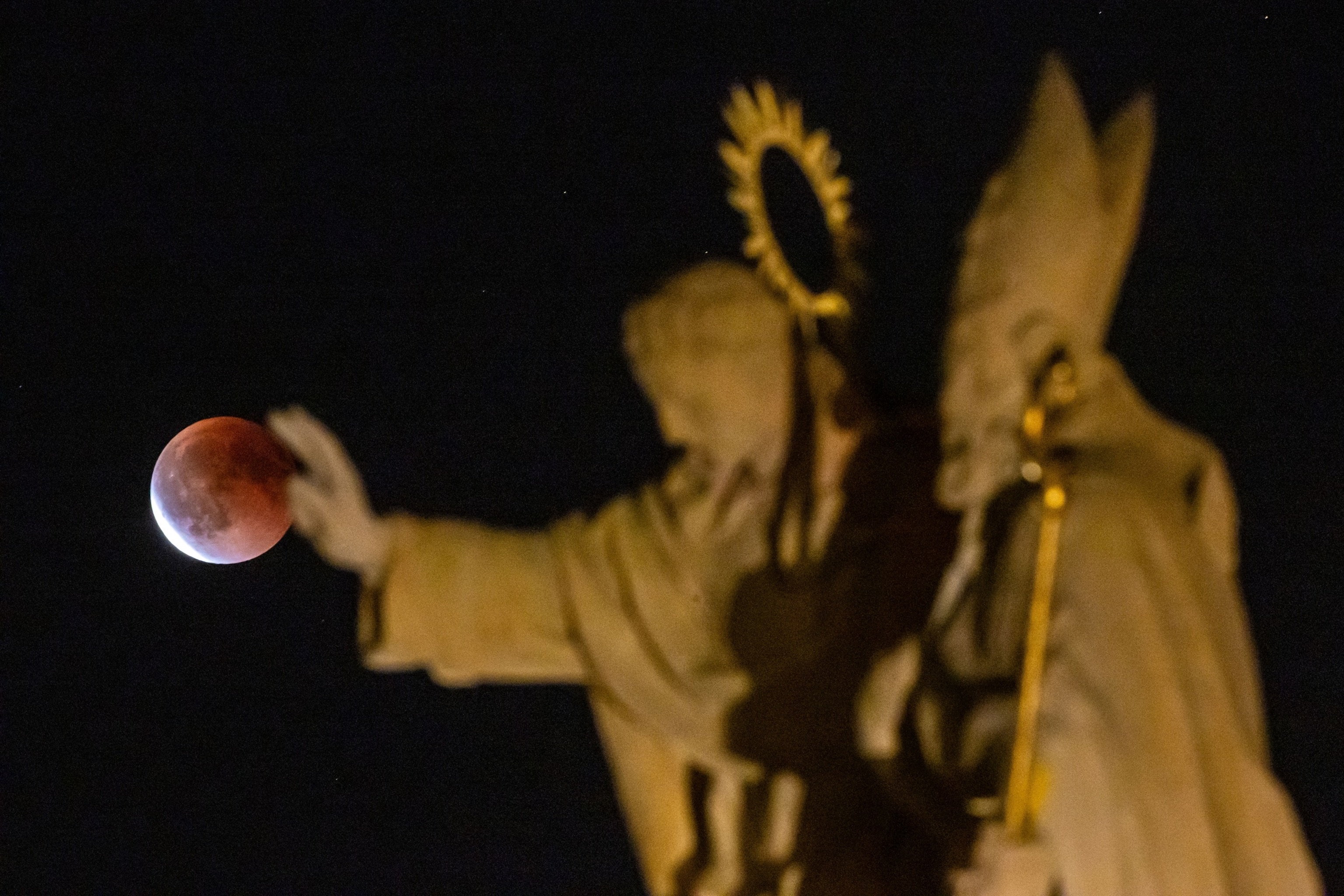Blood moon: See breathtaking pics from the September 2025 total lunar ...
