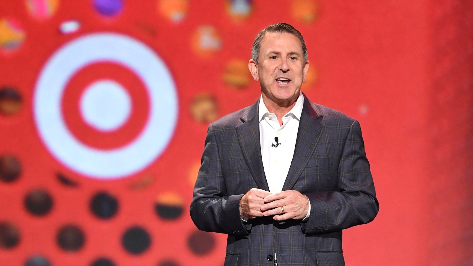 Target CEO to step down as sales remain sluggish