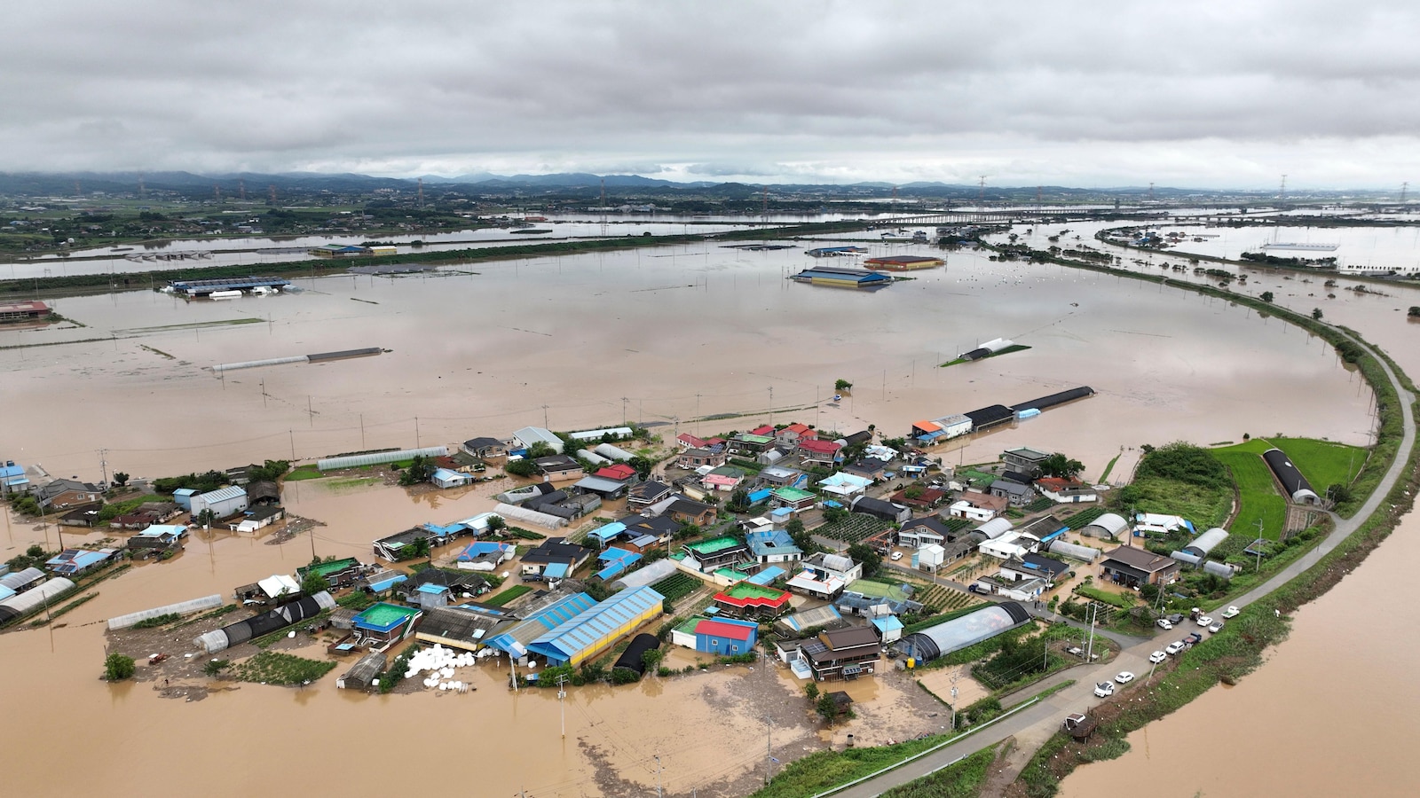 At least 4 dead and 1,300 evacuated after heavy rain in South Korea
