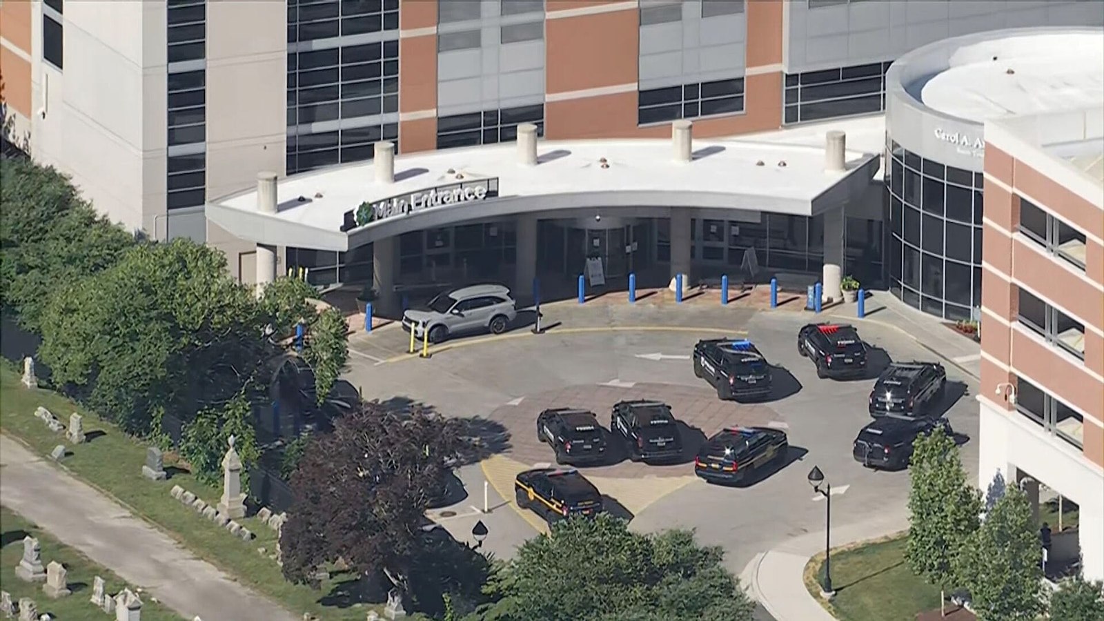 Manhunt underway after 2 shot at Delaware hospital: Officials