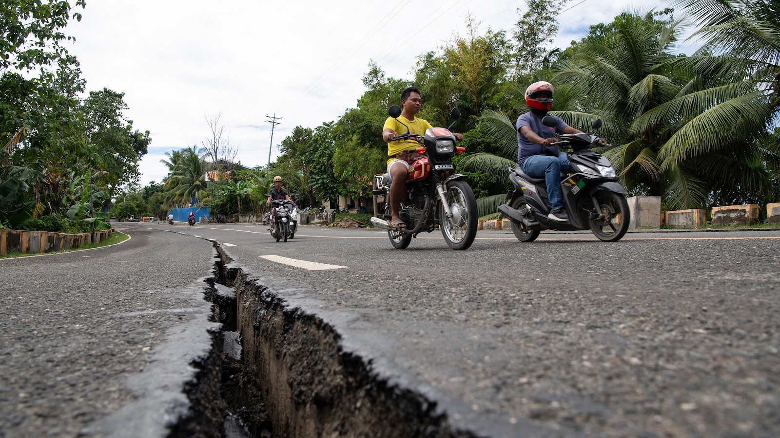 Central Philippines Devastated by Deadly 6.9 Magnitude Earthquake; 69 Confirmed Dead, Rescue Efforts Intensify