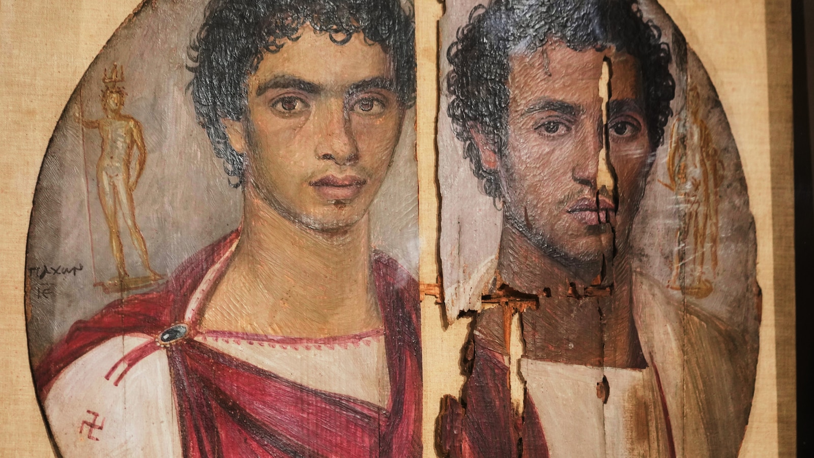 Photograph accompanying Egypt lends much of its Fayoum mummy portrait collection abroad for the first time