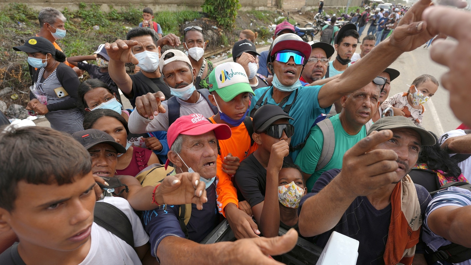 Venezuela earthquakes latest: Nearly 50,000 unaccounted for as death toll climbs