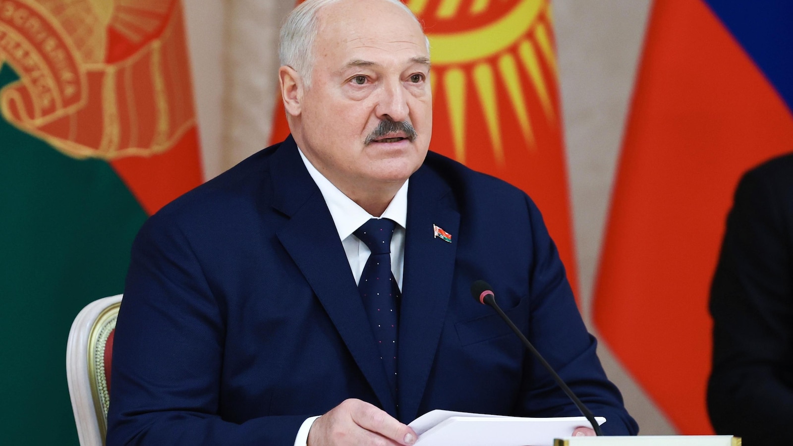 Беларуският президент Александър Лукашенко пристигна в Мианмар на визита на