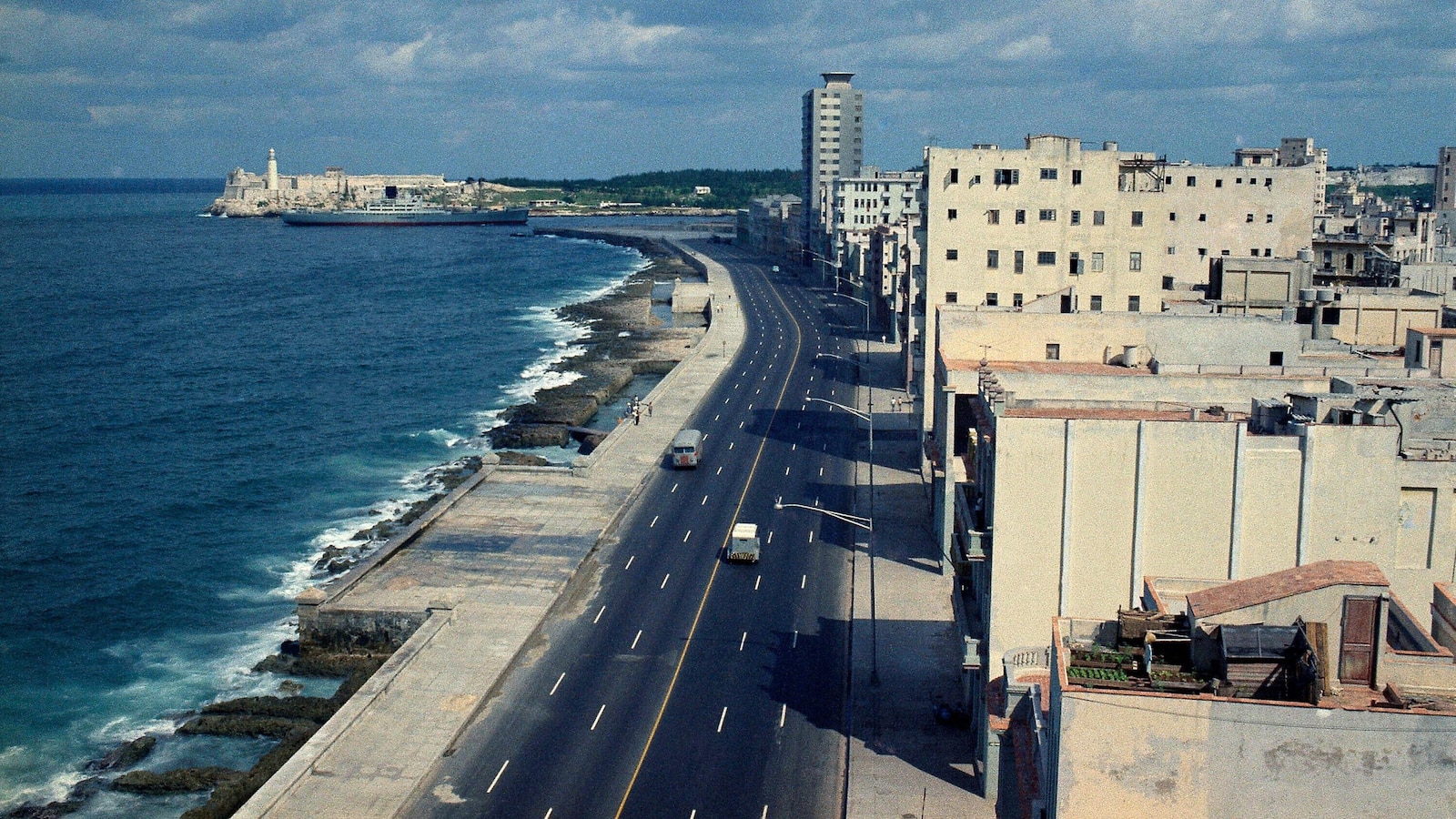 الإكوادور تعلن سفيرها الكوبي “شخصا غير مرغوب فيه” وتأمر مهمتها بمغادرة البلاد