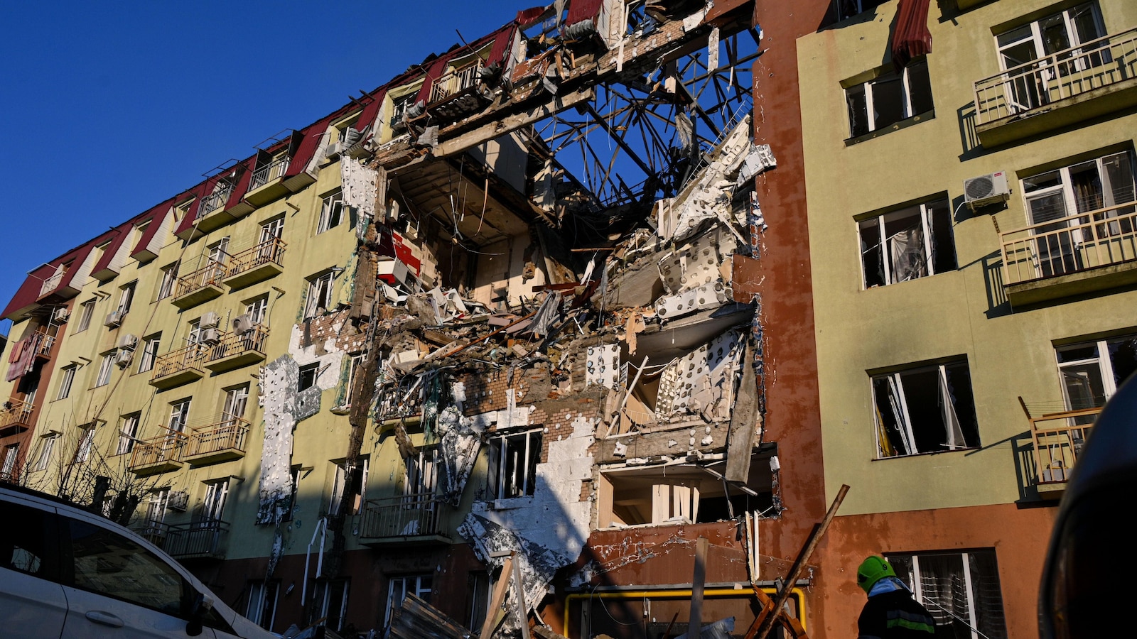 هجوم روسي يقتل شخصين في أوديسا قبل وقف إطلاق النار الأرثوذكسي في عيد الفصح