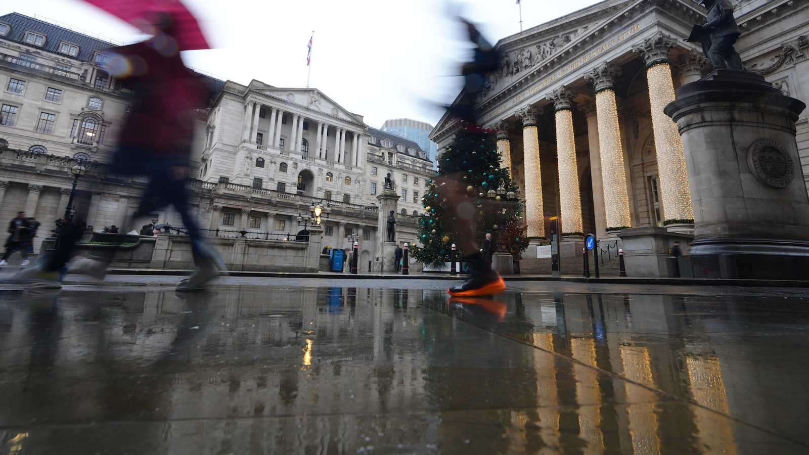 Bank of England stands pat on interest rates, but cuts expected ahead