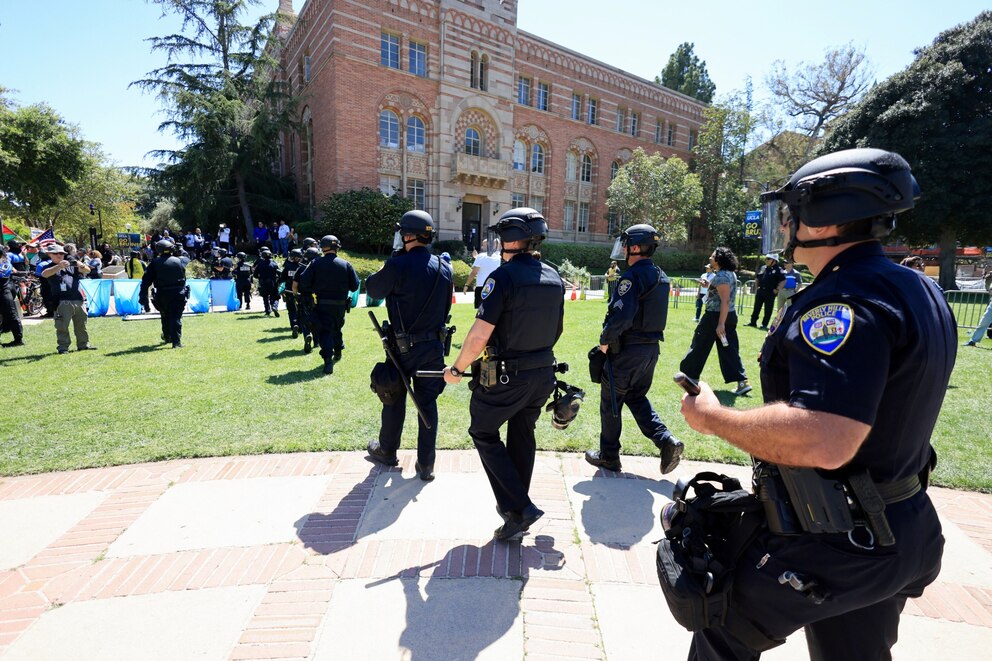 PHOTO: Protests amid ongoing conflict between Israel and Hamas, at the UCLA in Los Angeles