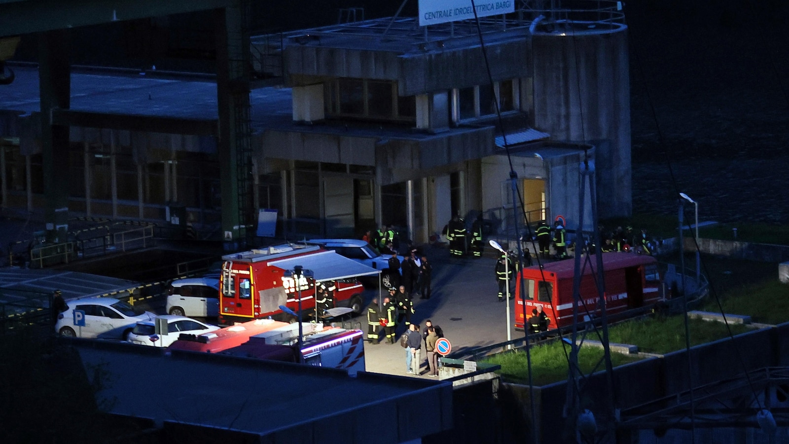 4 still missing as search continues at Italy's hydroelectric plant rocked by a deadly explosion