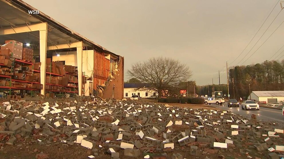 Video ABC News Live: Tornadoes leave at least 9 dead in Deep South ...