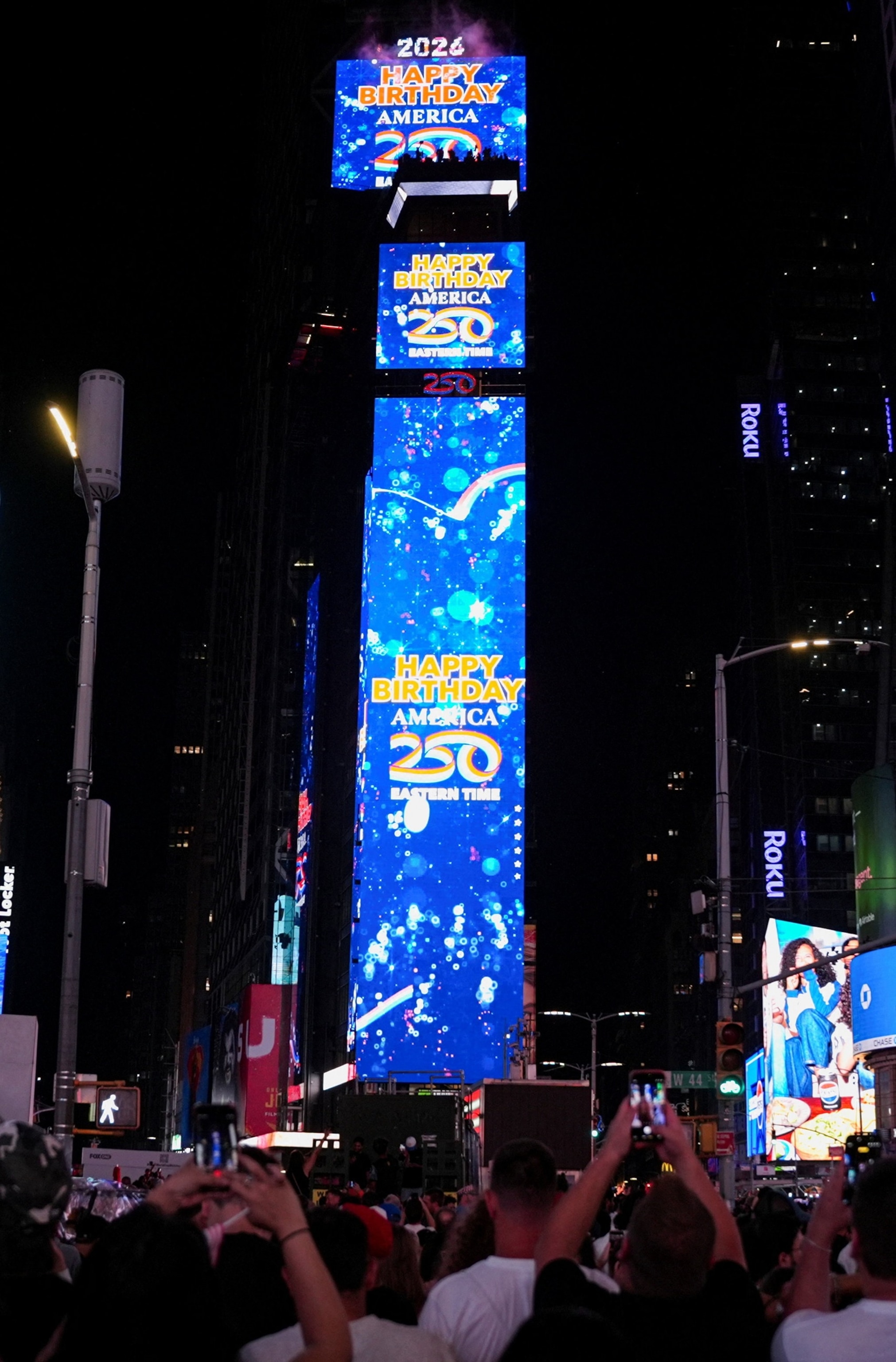 Atualizações ao vivo da Disney Celebrates America: rara visão do interior da Estátua da Liberdade