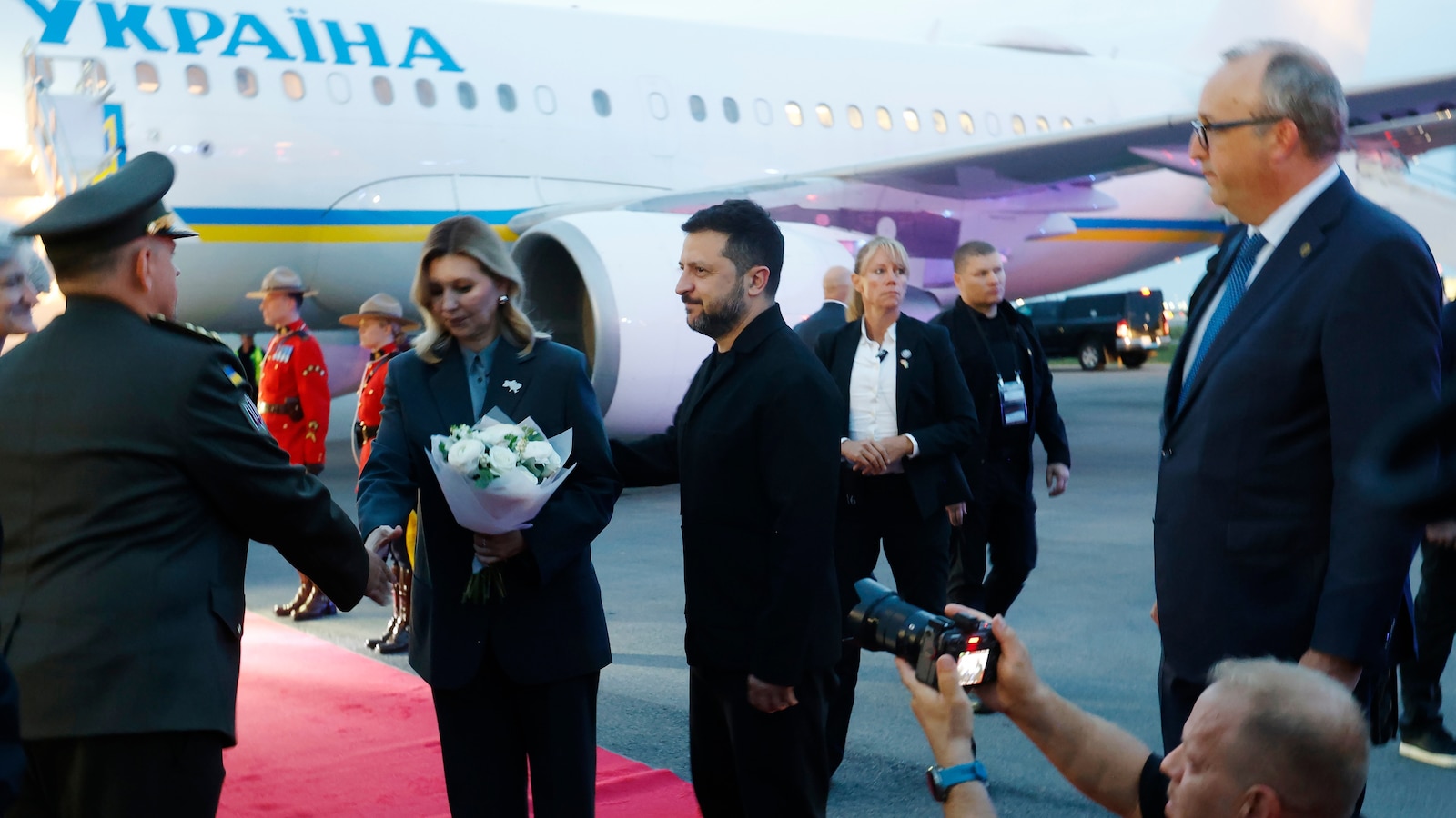 Зеленски посещава Канада, за да потърси допълнителна военна подкрепа за Украйна