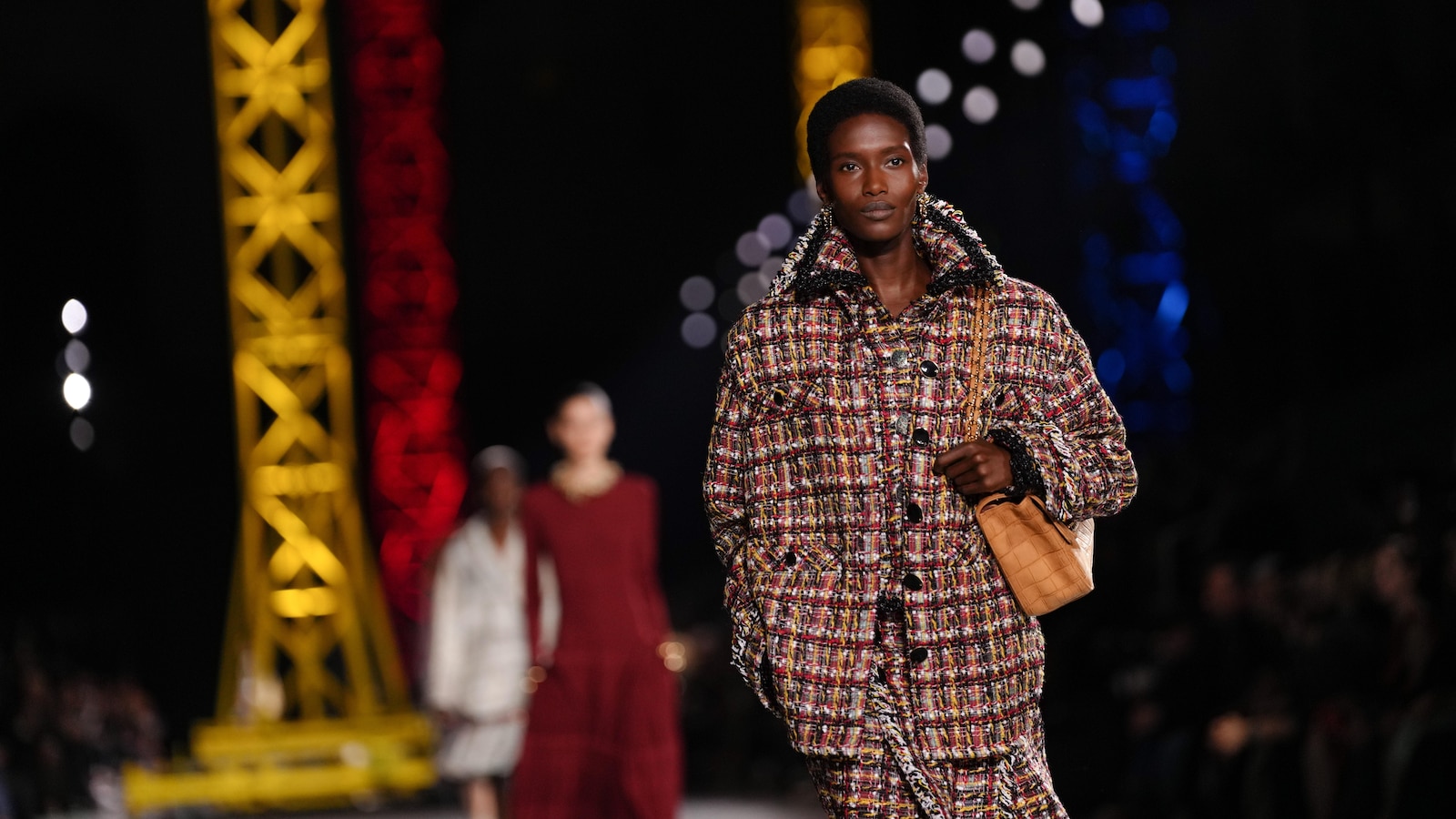 Margot Robbie, Oprah watch Blazy transform Chanel with color and craft  abcnews.com