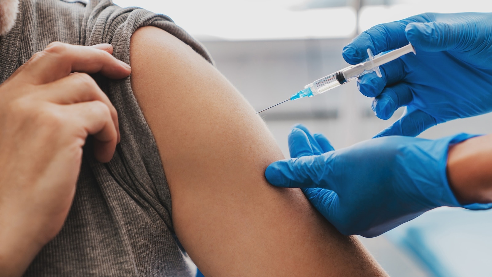 As the weather turns colder, it also means respiratory virus season is upon the United States. Public health specialists told ABC News the best way for people to protect themselves against these viruses is to get vaccinated. Here’s what to know: