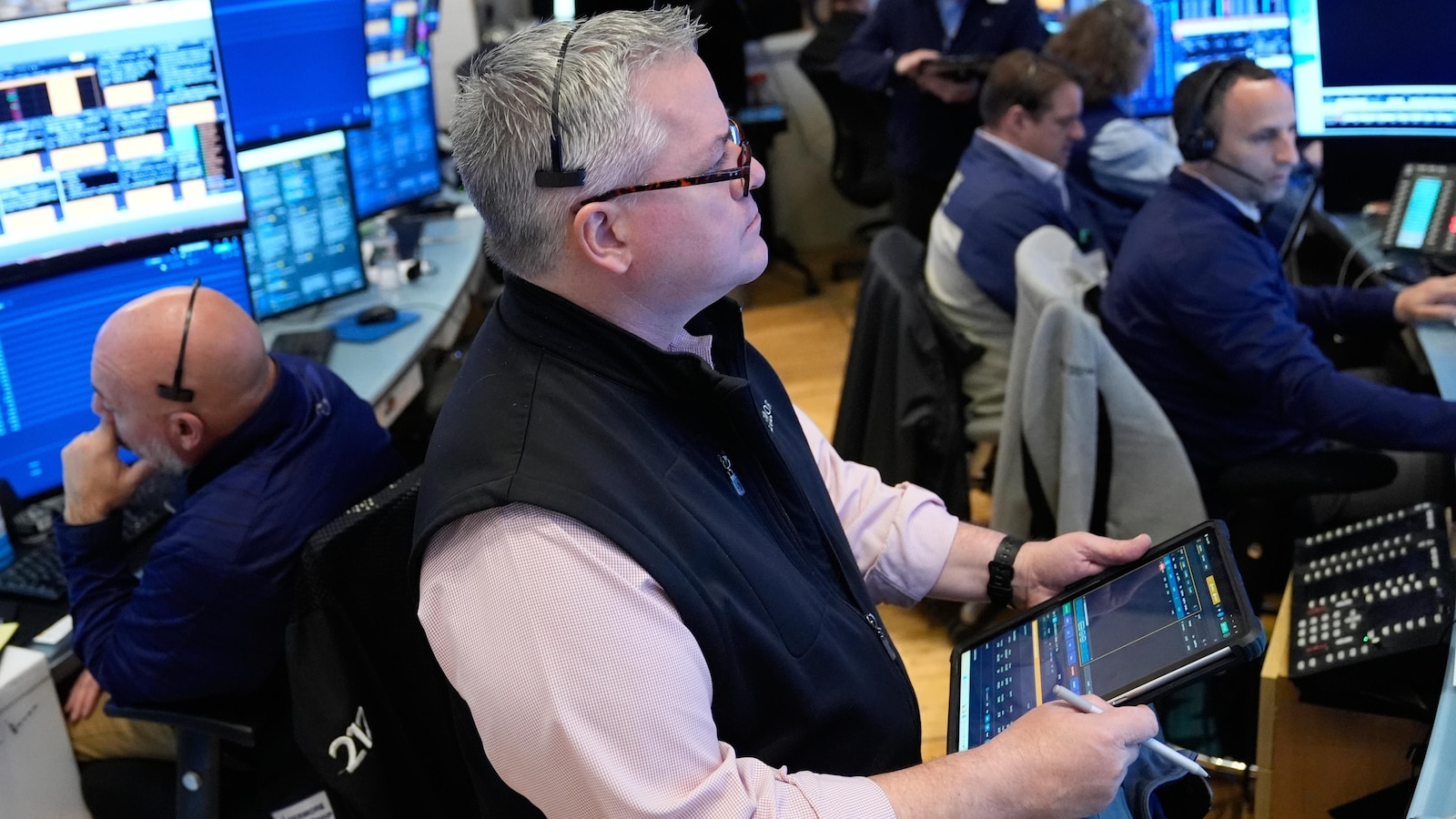 Oil prices and stocks climb as the US-Iran standoff keeps the Strait of Hormuz in limbo