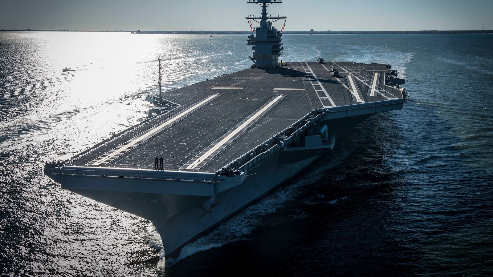 Иран и САЩ се облягат на дипломация с канонерки, докато ядрените преговори висят на косъм