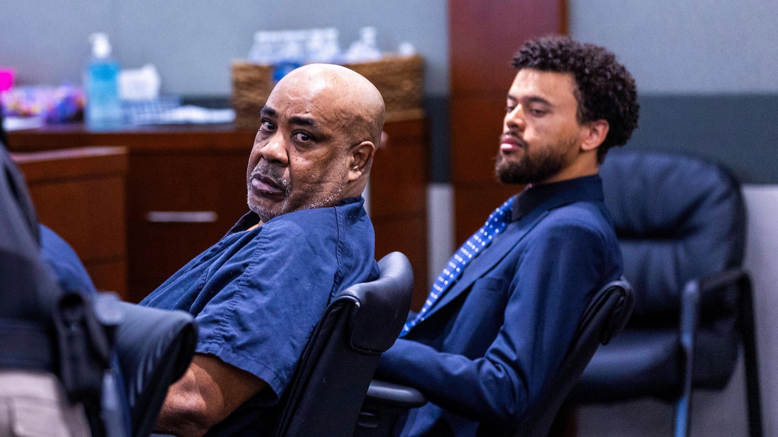 Een man die wordt beschuldigd van de moord op Tupac Shakur in 1996 probeert bewijsmateriaal te onderdrukken