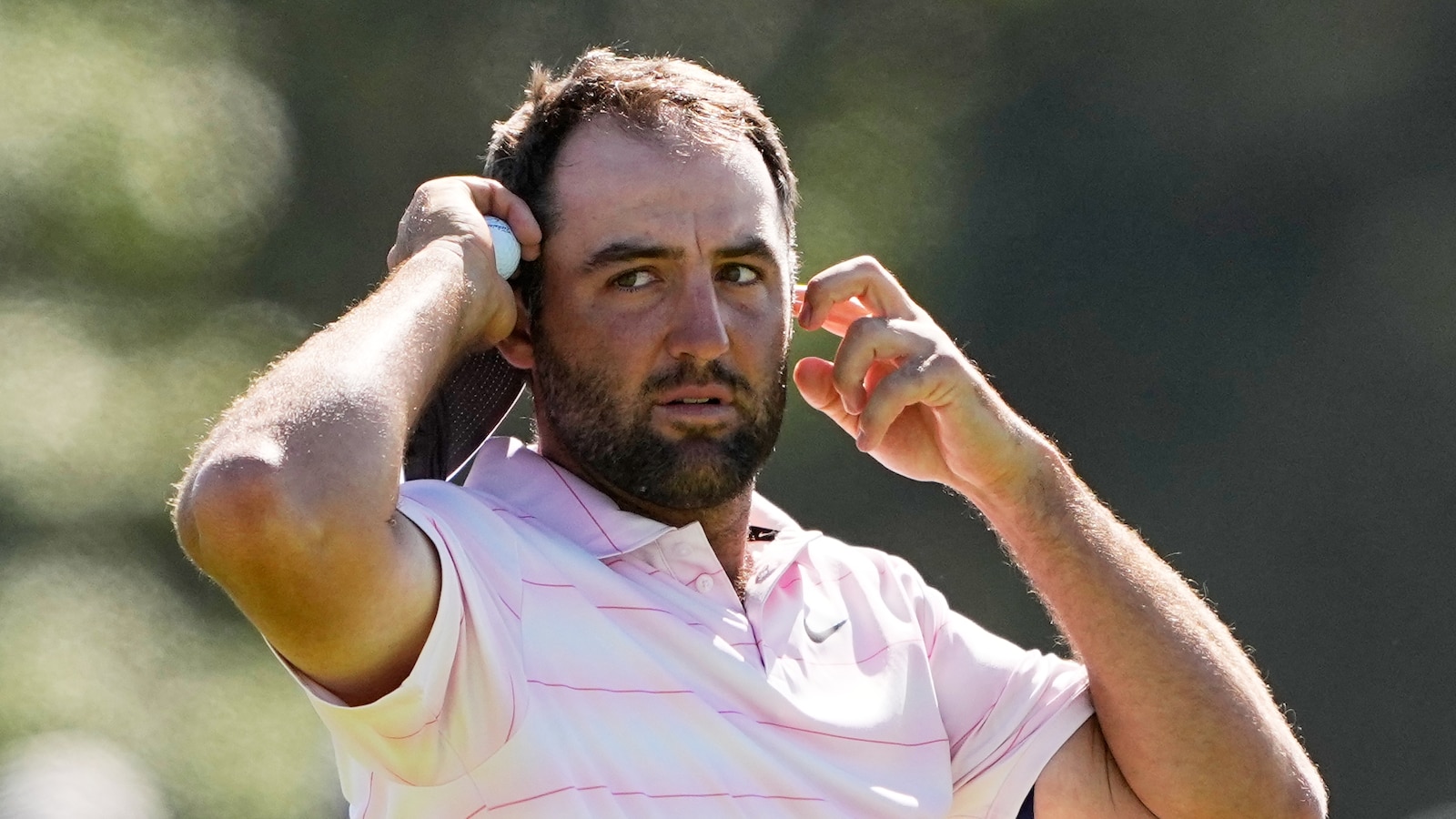 Scheffler gets some help from Clark, but can't take advantage at the US Open