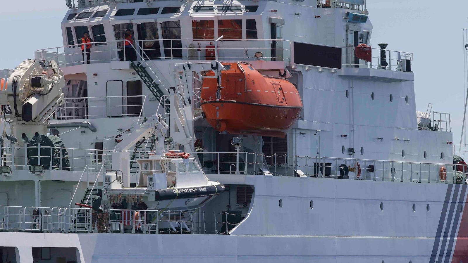 الصين تقول إن شخصين قتلا و4 في عداد المفقودين بعد انقلاب قارب بالقرب من المياه الضحلة المتنازع عليها