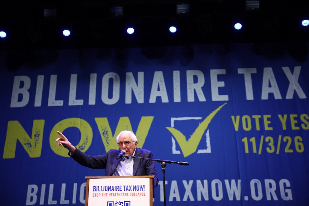 PHOTO: US-POLITICS-BILLIONAIRE-TAXATION