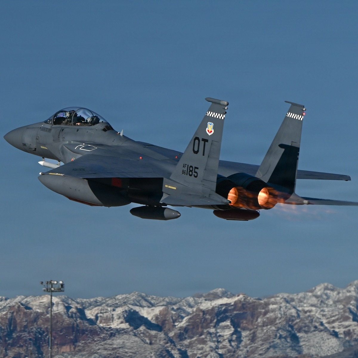  Dazzling outfits and colorful hats shine at New York Easter parade, in photos