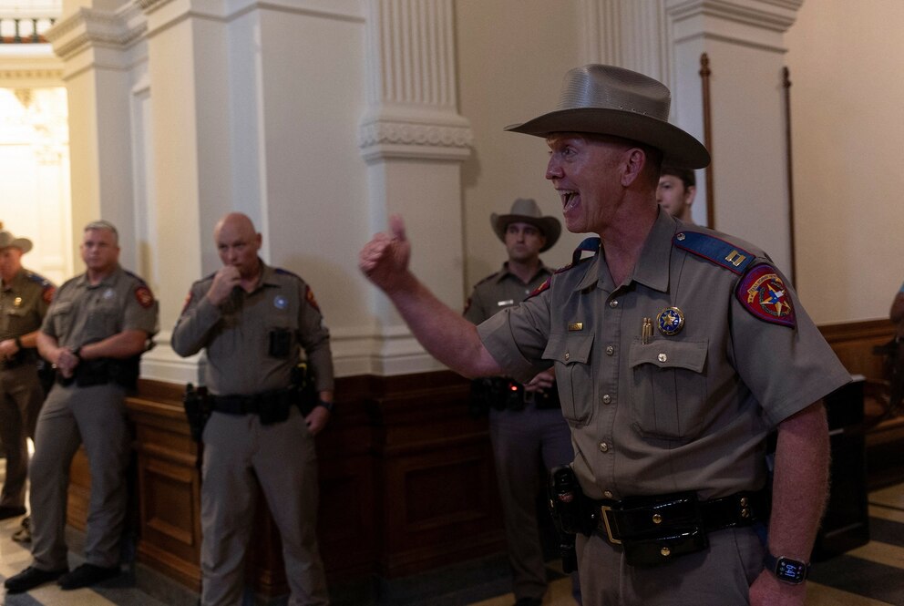 PHOTO: Democratic lawmakers in Texas in redistricting battle