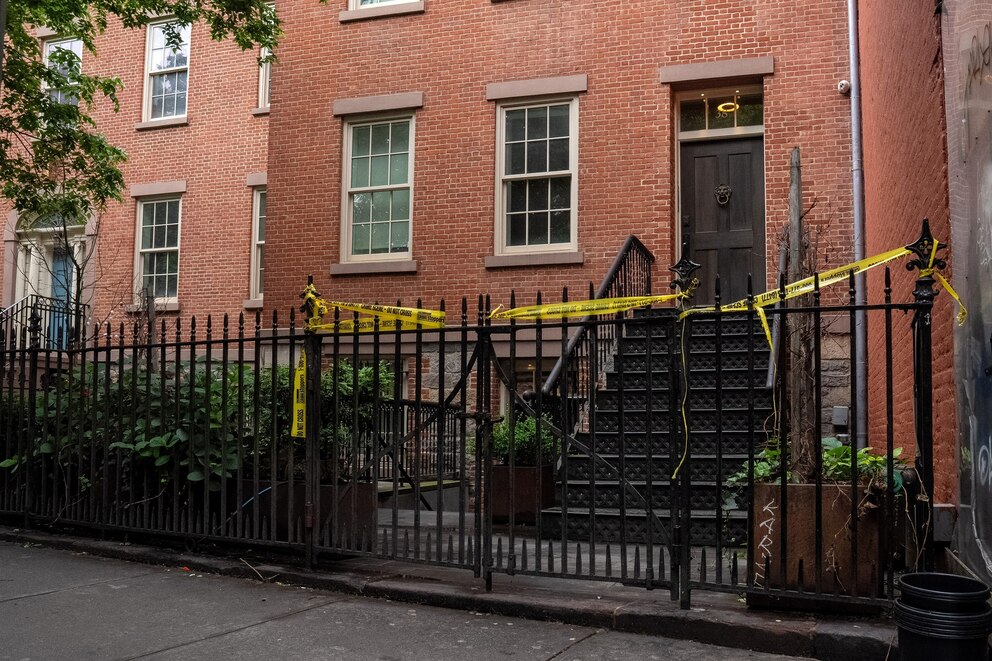 PHOTO: The Manhattan town house where William Duplessie and John Woeltz allegedly tortured an Italian man for weeks in an attempt to gain access to his cryptocurrency wallet is shown in New York, May 29, 2025.