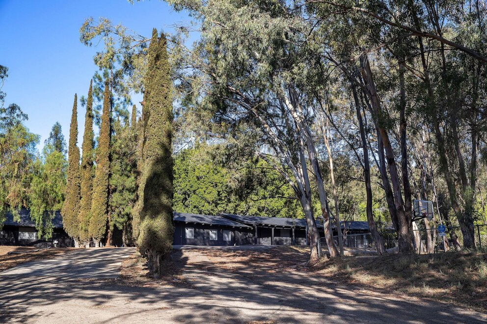 PHOTO: Donde Academy in Simi Valley, Calif., Oct. 27, 2022, has been closed down.