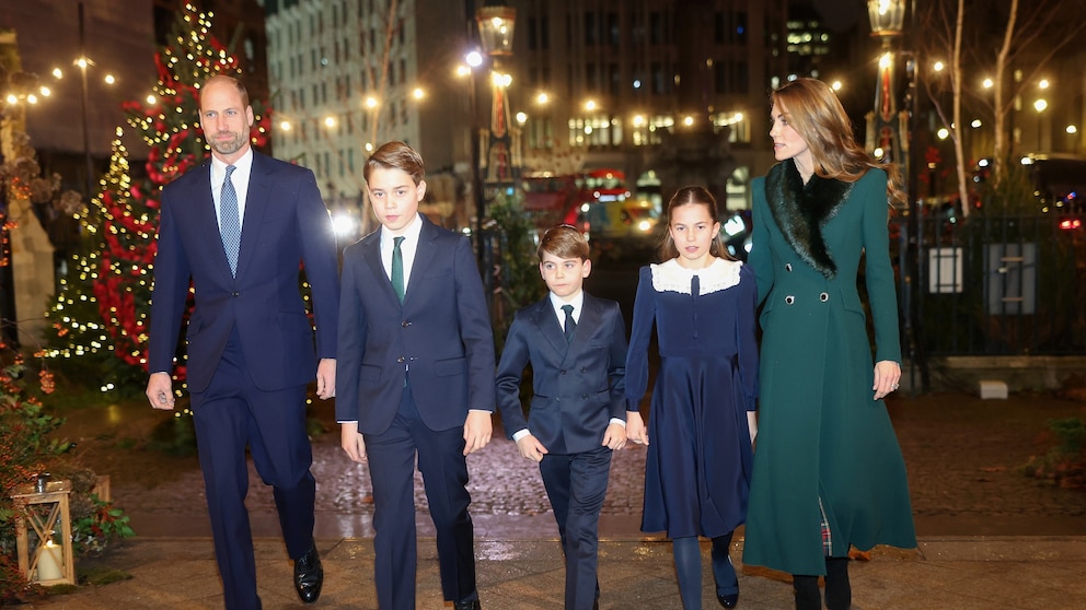Kate Middleton joined by Prince William and kids at annual Christmas carol ...