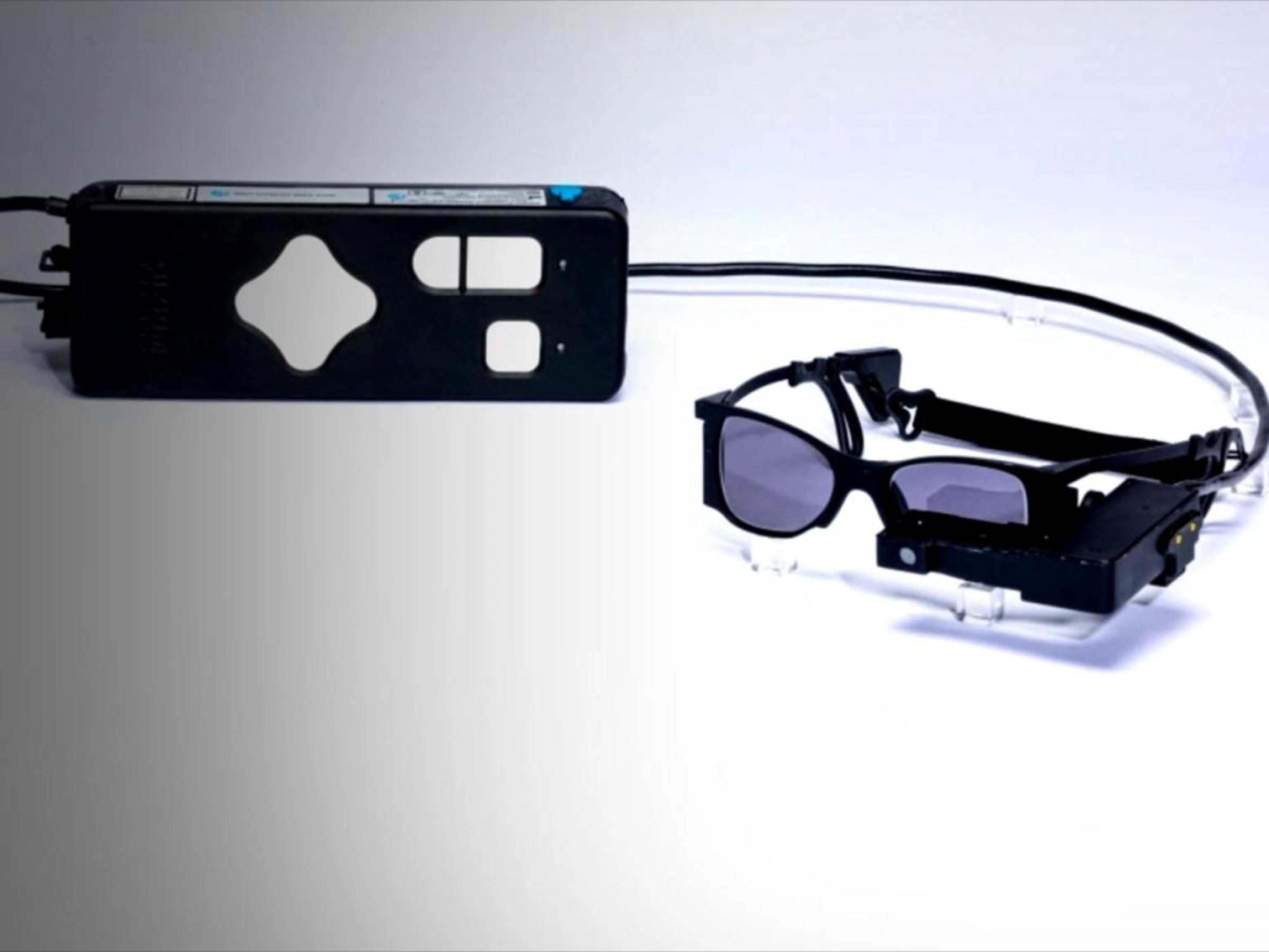 ブリヂストン サイエンスアイ・ポータブルSCIENCE EYE Portable Video Electronic eye implant raising hope for millions struggling