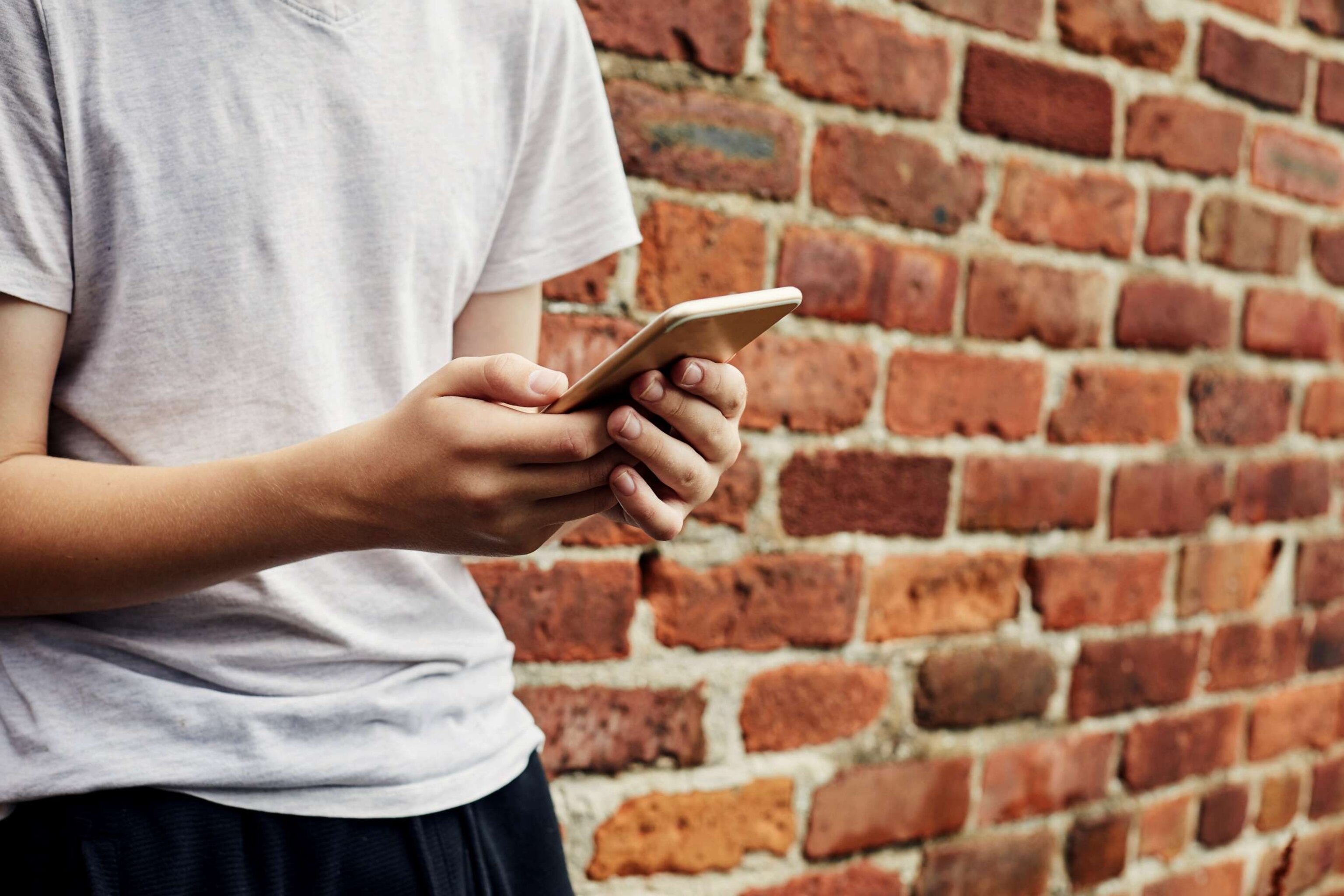 PHOTO: Stock photo of a teen on a cellphone.