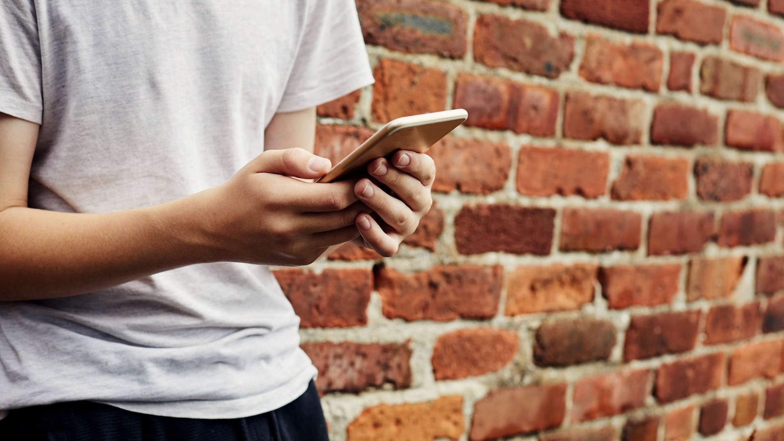 As teens turn to AI companions for support, experts share how parents can respond - ABC News