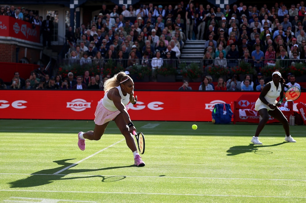PHOTO: Serena Williams plays a smash during the Women's Doubles first round match on Day Two of the HSBC Championships at The Queen's Club, June 9, 2026, in London.