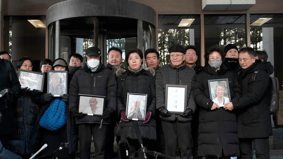 South Korean court orders 2 Japanese companies to compensate wartime Korean workers for forced labor