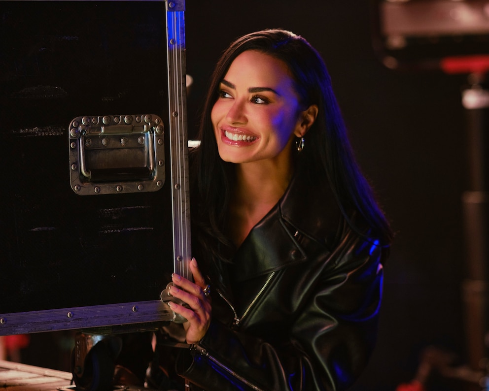 PHOTO: DEMI LOVATO