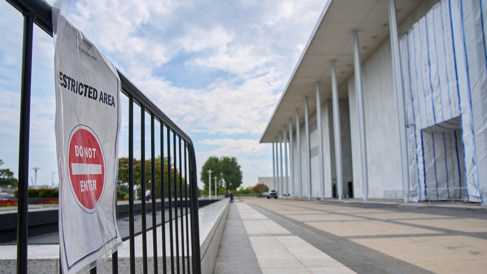 Judge says Trump has to give 30 days notice before demolishing Kennedy Center