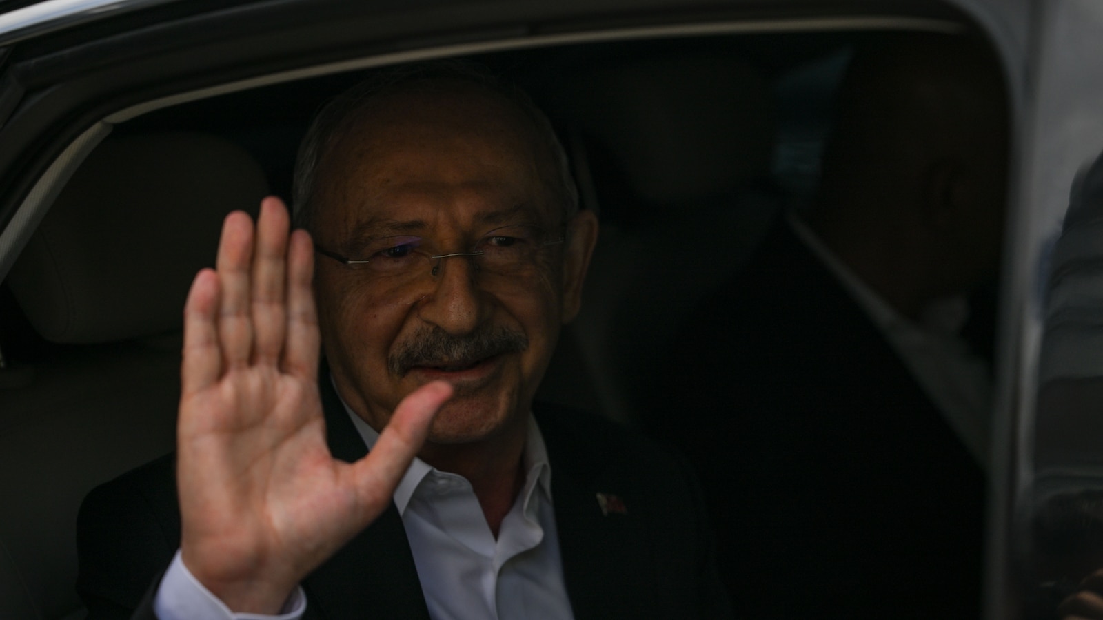ويواجه حزب المعارضة الرئيسي في تركيا طريقا مسدودا بشأن قيادته التي أمرت بها المحكمة
