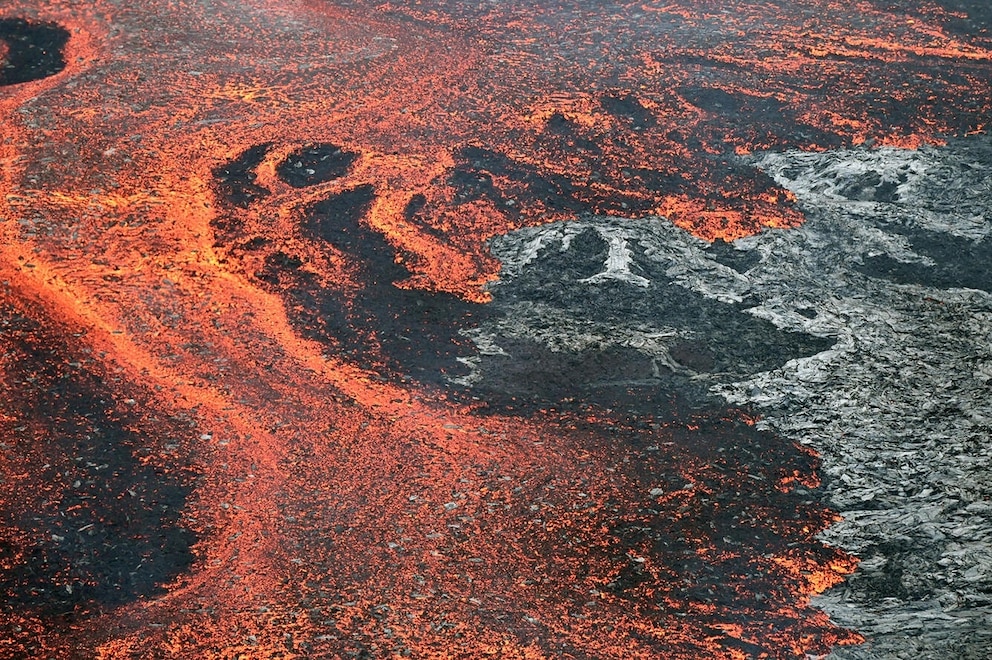 PHOTO: A close-up view of lava on the floor of Halemaʻumaʻu crater and the southwest side of Kaluapele, Kīlauea's summit caldera, during episode 47 on May 14, 2026. 