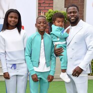 Kevin Hart Familie Een Kapende Kevin Hart Een Moordende Kaley Cuoco