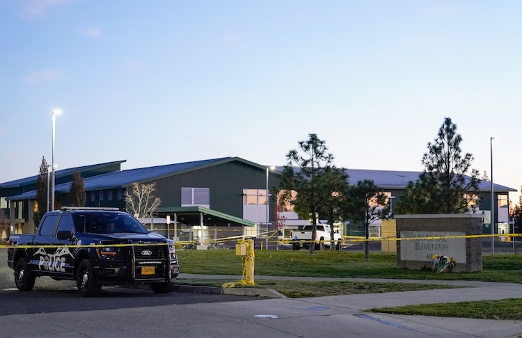 PHOTO: Shooting at Silver Rail Elementary School in Bend