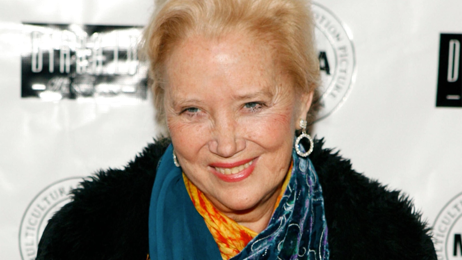 Sally Kirkland, star who earned an Oscar nomination in ‘Anna,’ dies at age 84