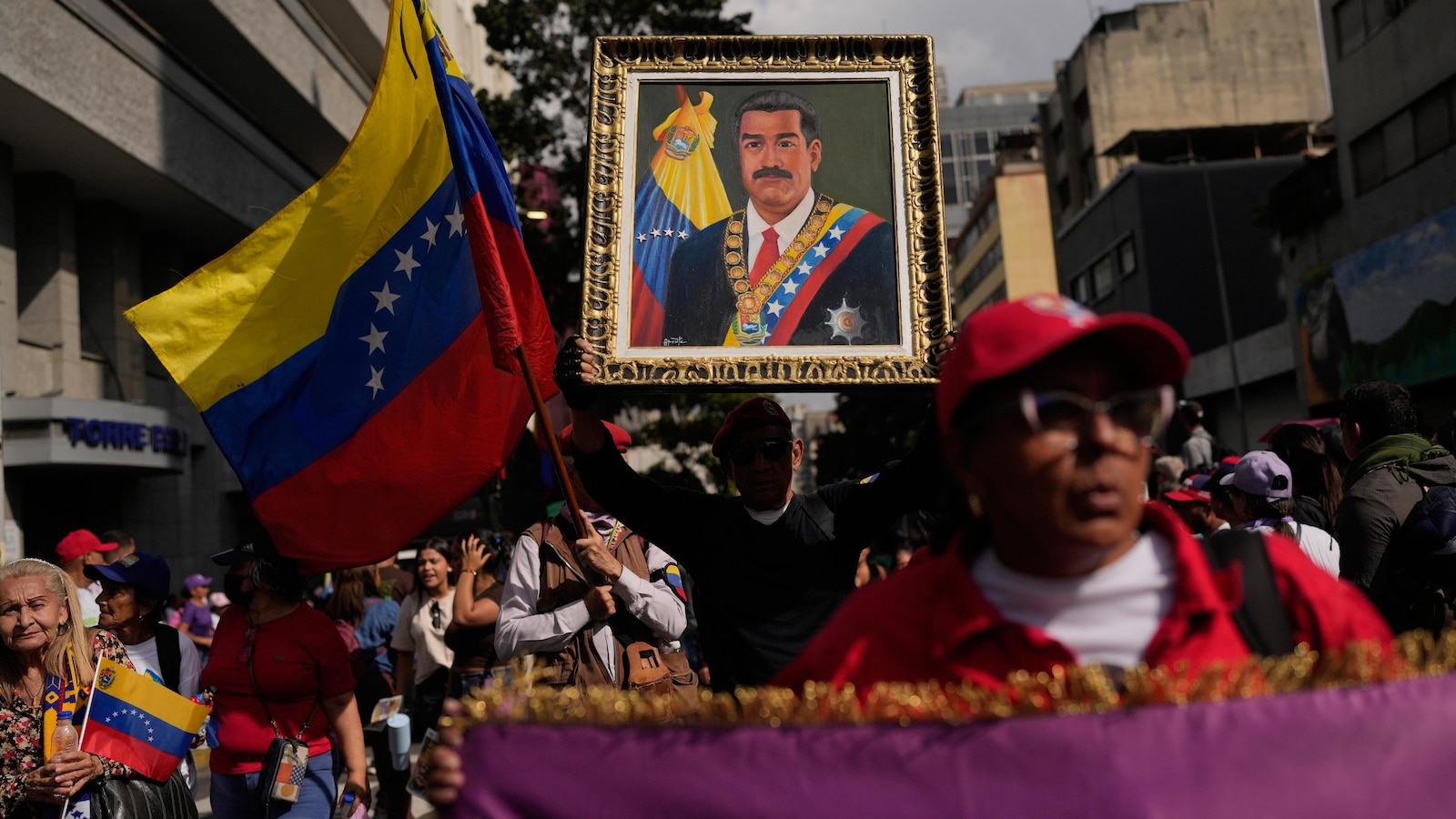 Смес от надежда и страх се настанява във Венецуела след наложената от САЩ смяна на правителството