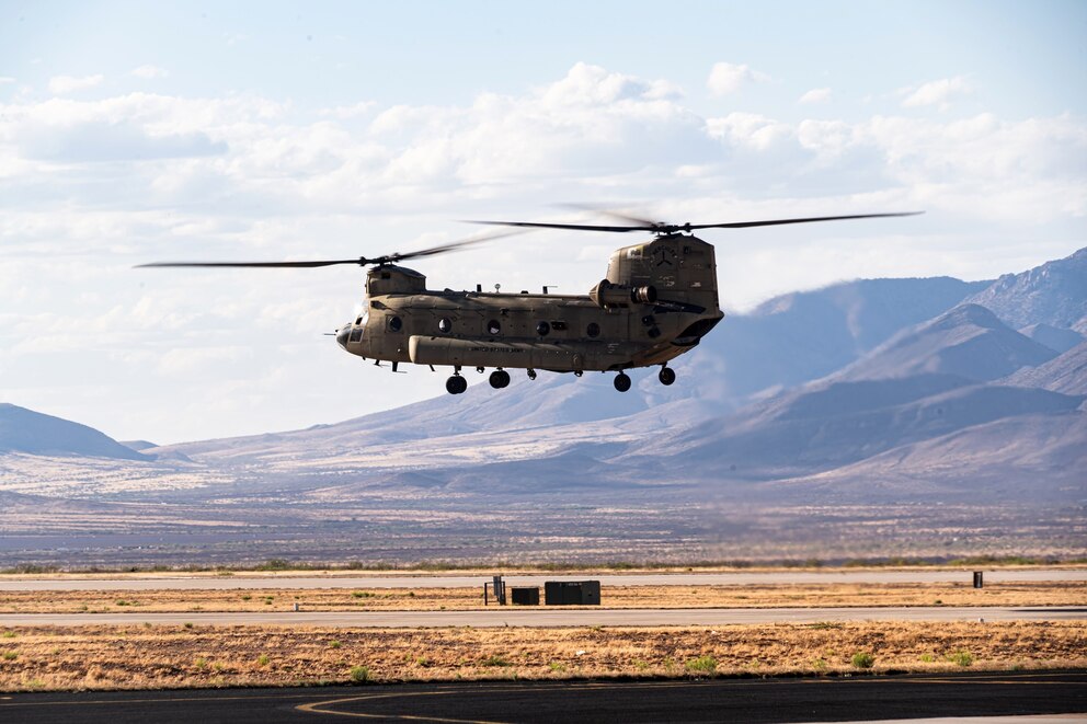 PHOTO: 1st Combat Aviation Brigade lands at Libby Army Airfield