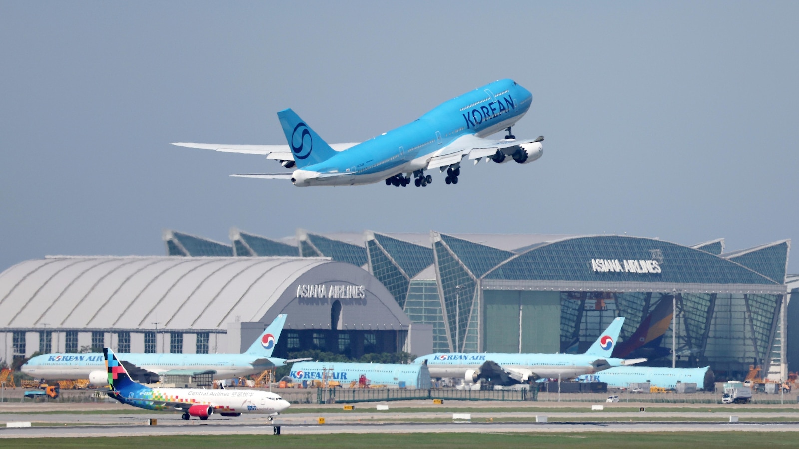 South Korea Dispatches Aircraft to the U.S. for Repatriation of Workers Detained in Immigration Operation