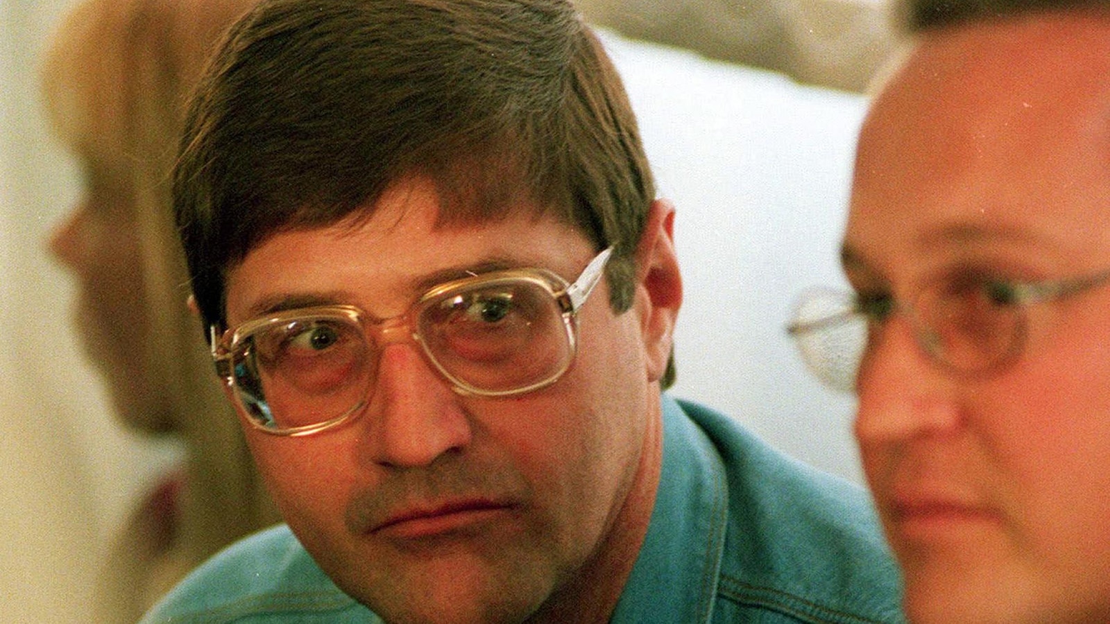 Beruchte politiecommandant van de apartheid getuigt tijdens Zuid-Afrikaanse hoorzitting over moorden