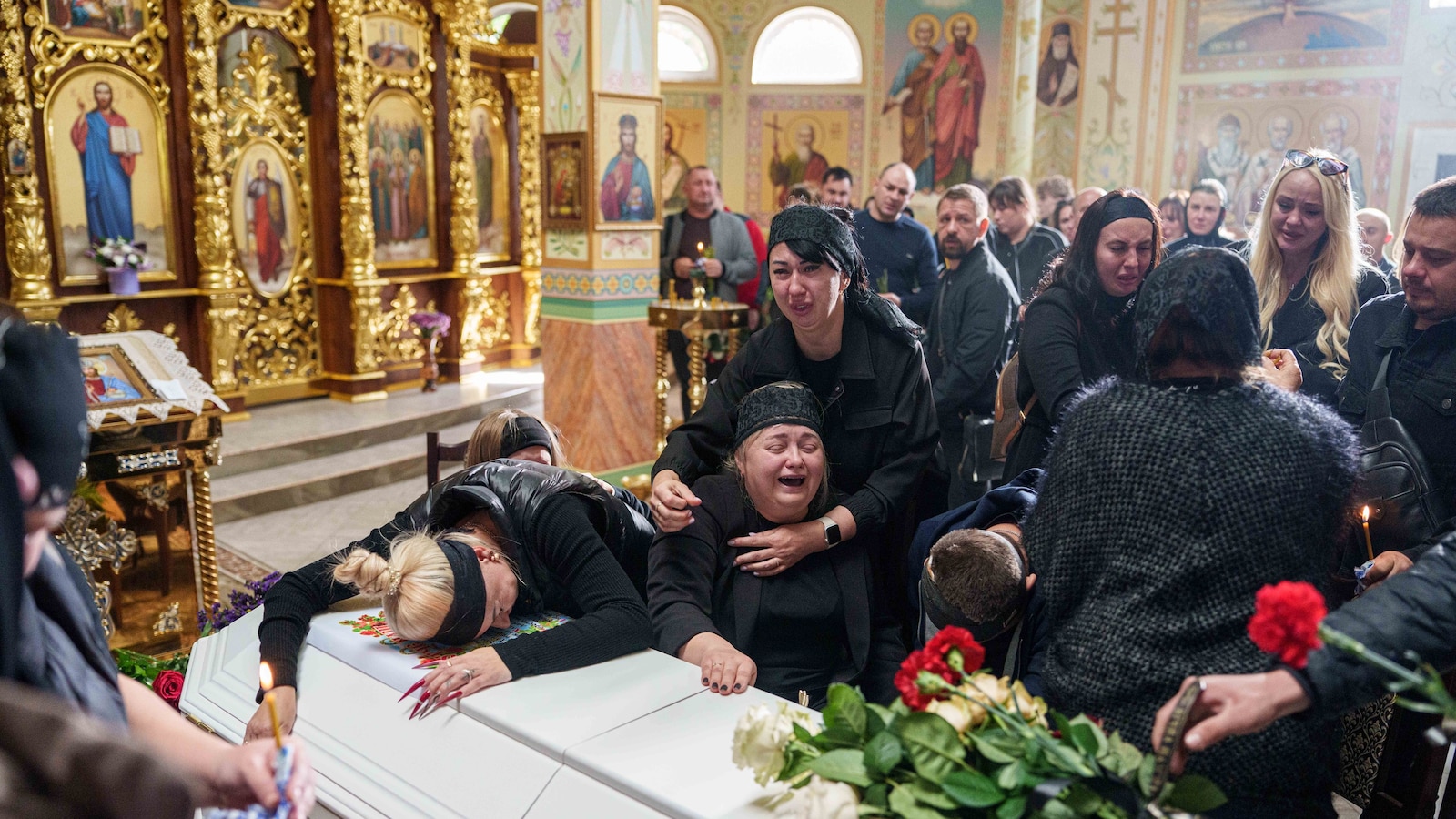 Украйна твърди, че атаките са унищожили повече от половината от руския нефтопреработвателен капацитет